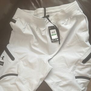 Under Armour White Athletic Shorts Modern Performance Design
